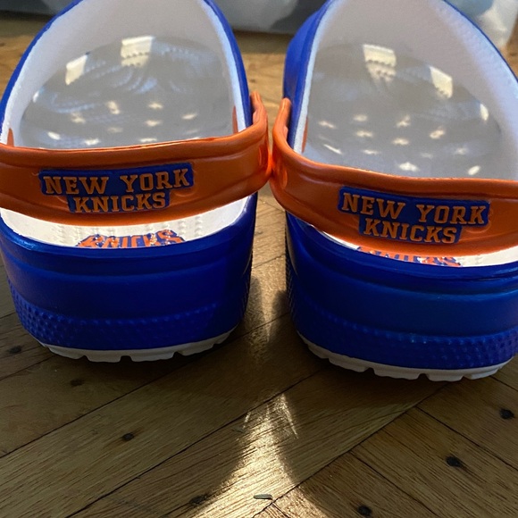 CROCS UNISEX Blue and Orange Basketball Slippers - Picture 2 of 4